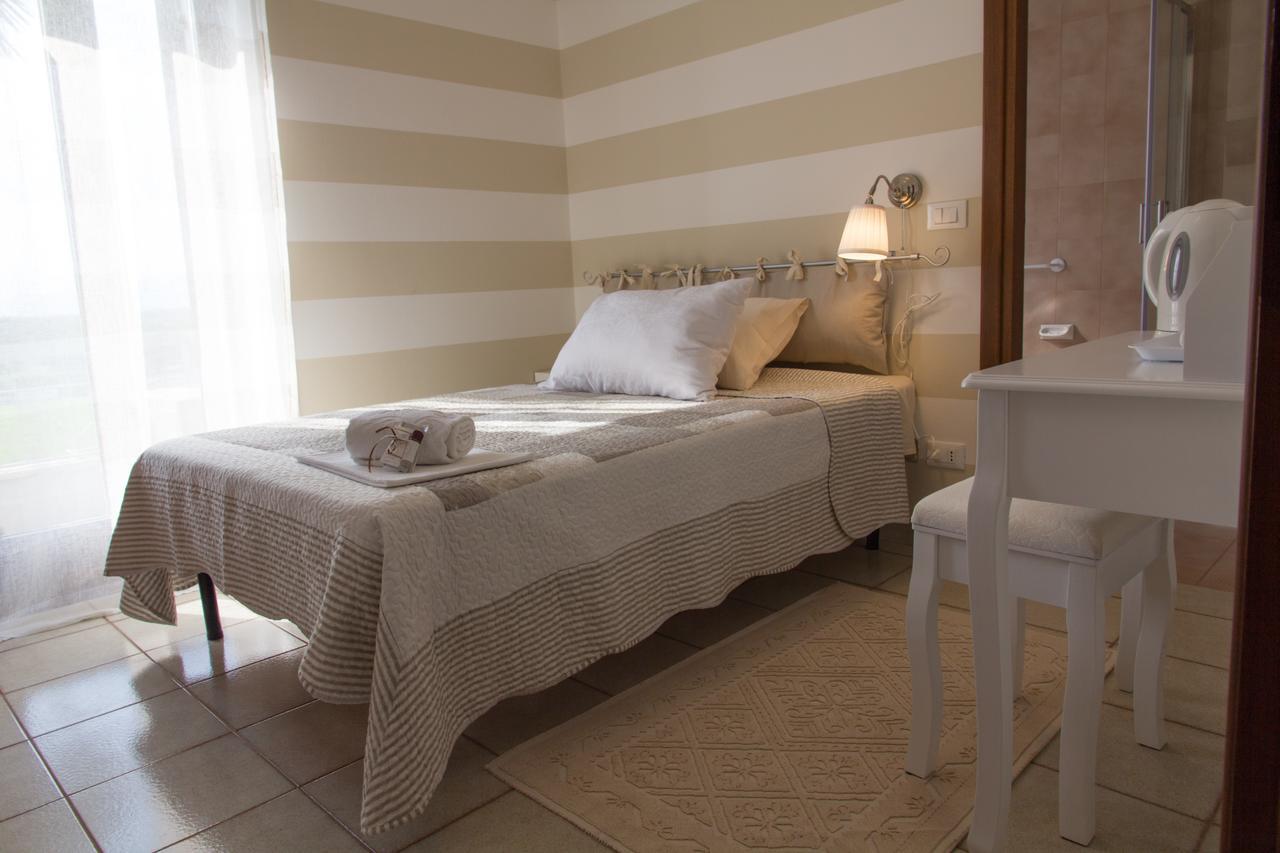 B&B Bed Le Terrazze Pastrengo Luaran gambar